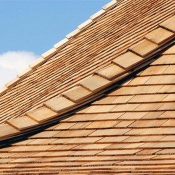 Types of Cedar Shakes and Shingles for Roofing: A Complete Guide