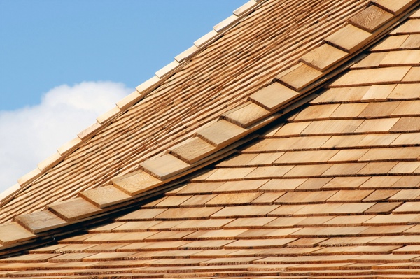 Types of Cedar Shakes and Shingles for Roofing: A Complete Guide